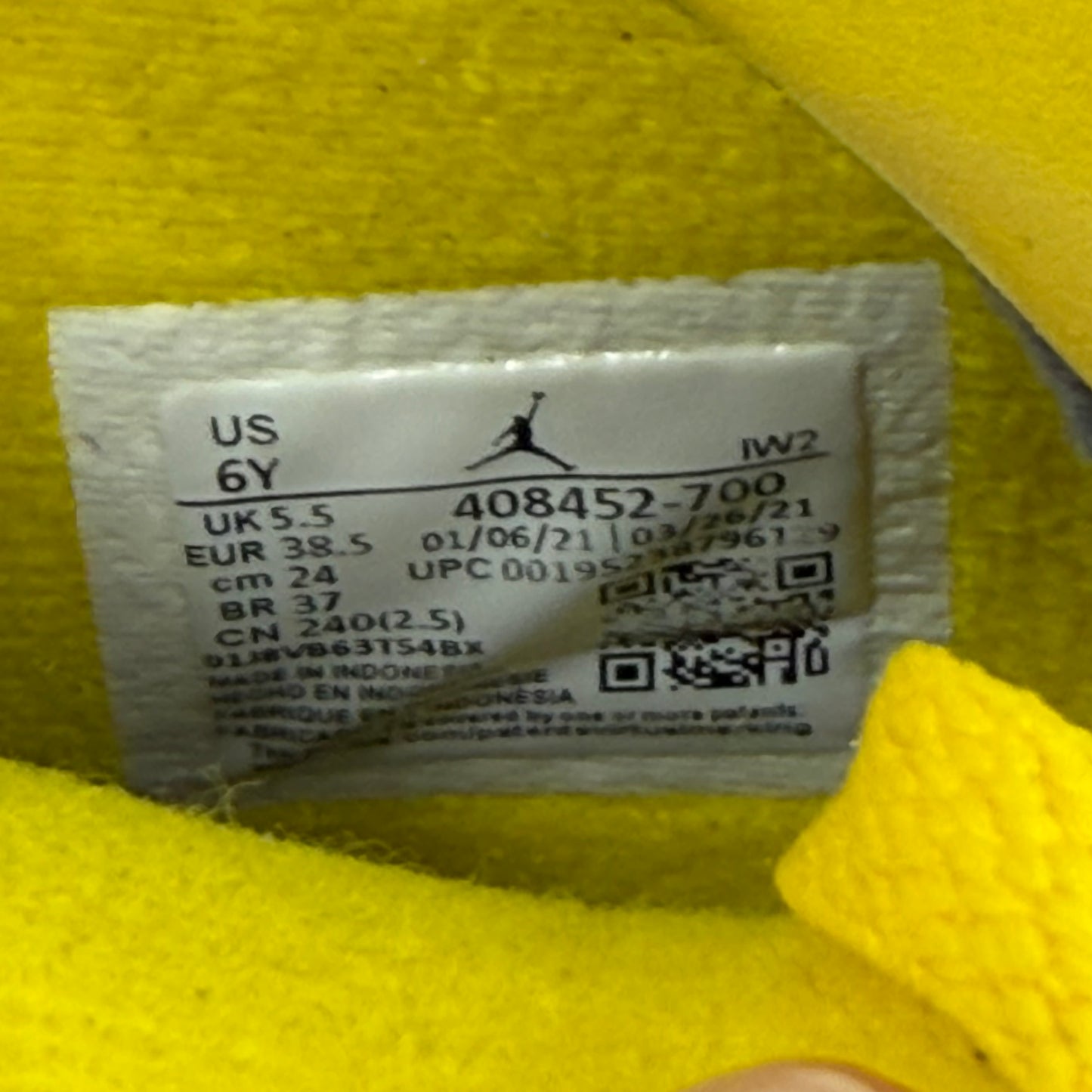 NIKE AIR JORDAN 4 RETRO ‘Lightning’