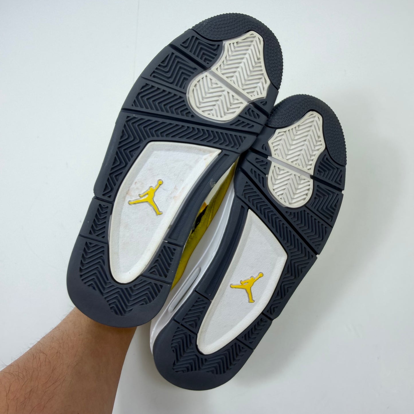 NIKE AIR JORDAN 4 RETRO ‘Lightning’