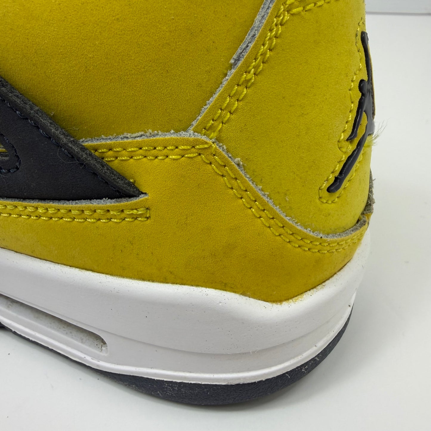 NIKE AIR JORDAN 4 RETRO ‘Lightning’