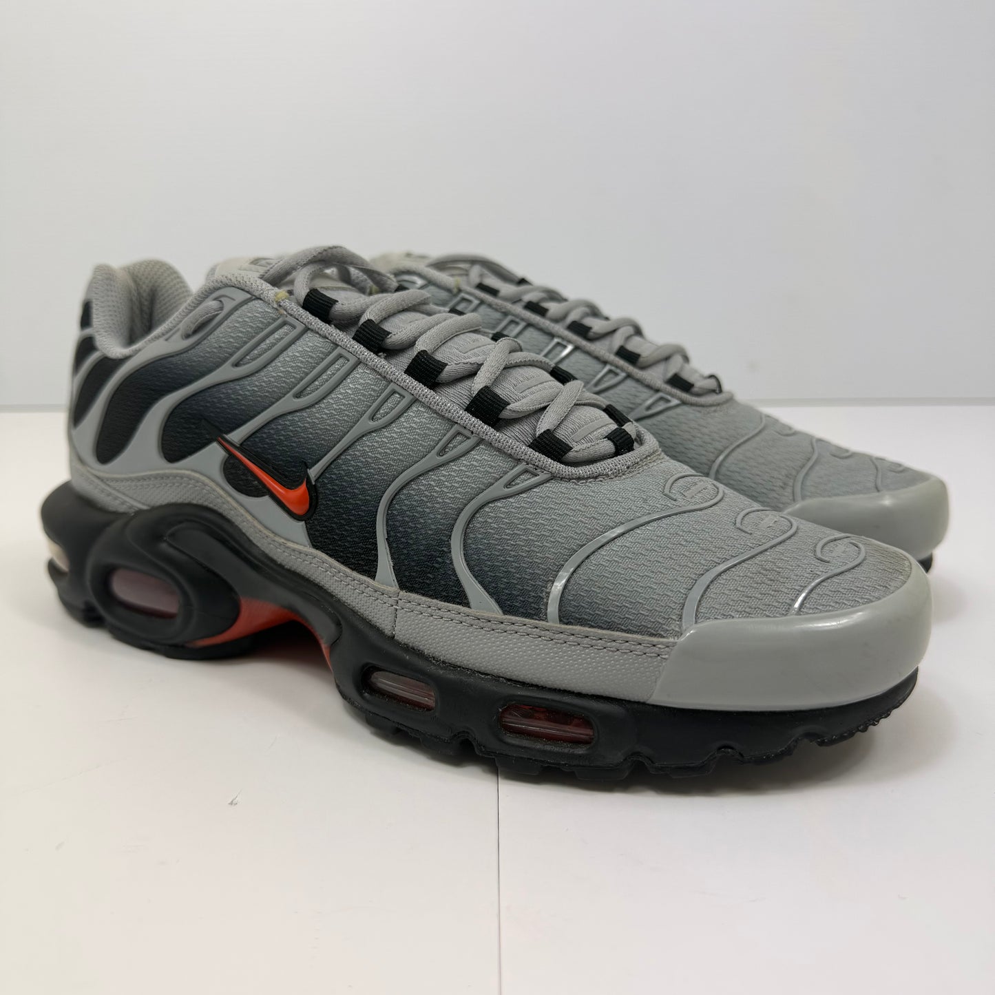 NIKE AIR MAX PLUS TN ‘Wolf Grey’